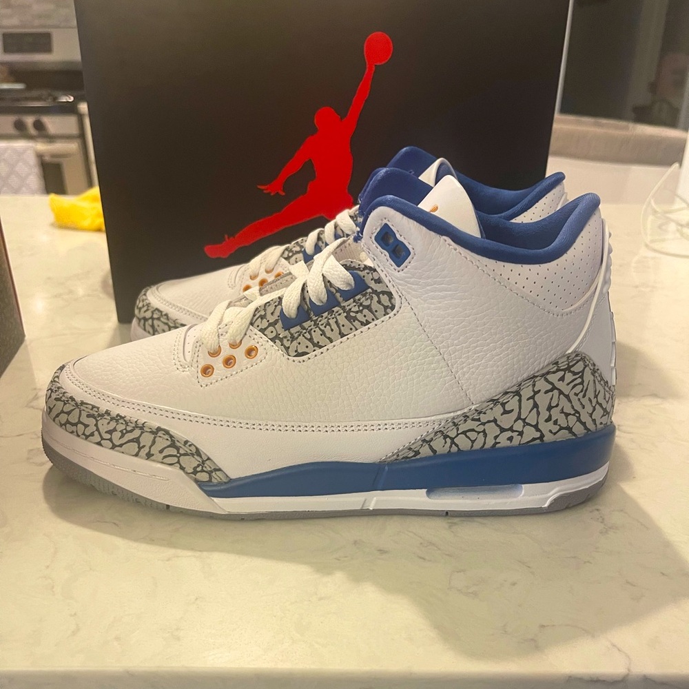 AIR JORDAN 3 RETRO (GS) size 7Y